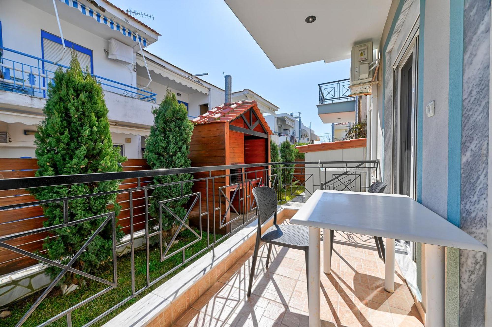 Ikies Luxury Apartments Ofrínion Exterior foto
